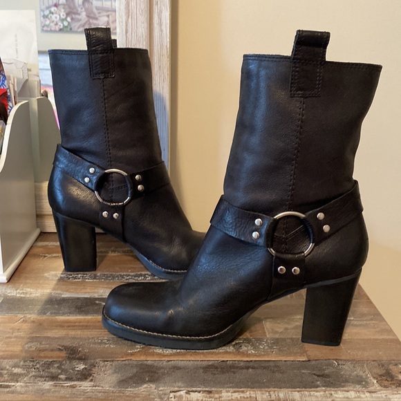 EUC SEXY 🔥 MIA Black Leather Biker Motorcycle Western Harness  Boots - 9M - Picture 5 of 16